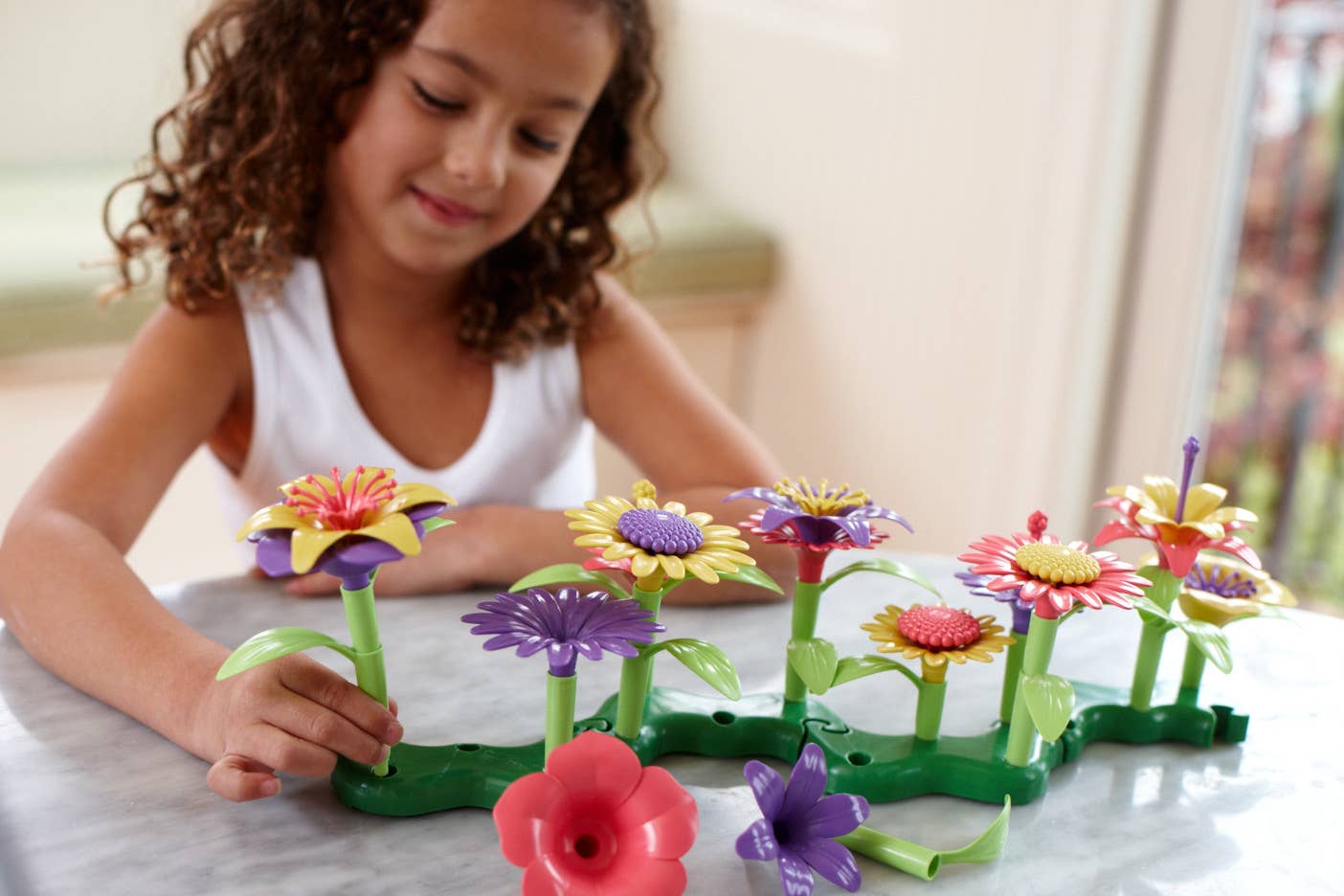 GREEN TOYS - Build-a-Bouquet