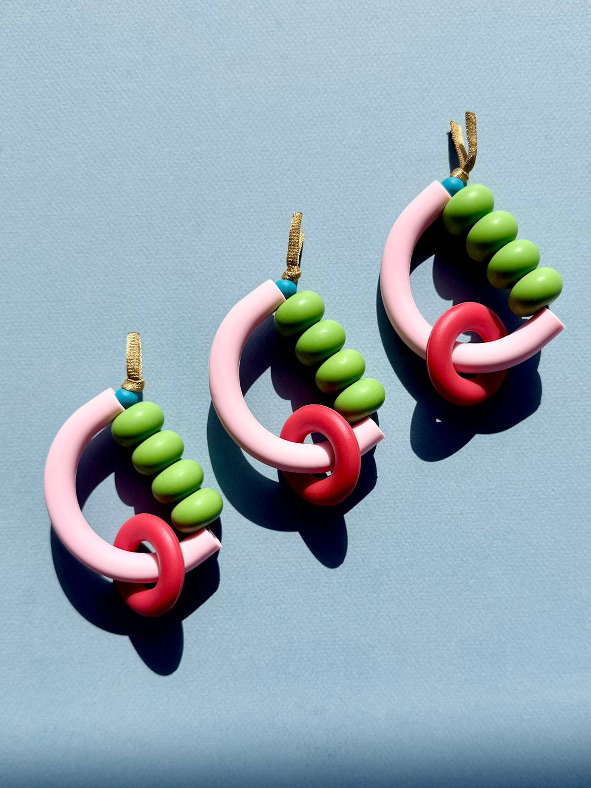 JANUARY MOON Strawberry Fields Arch Ring Teether