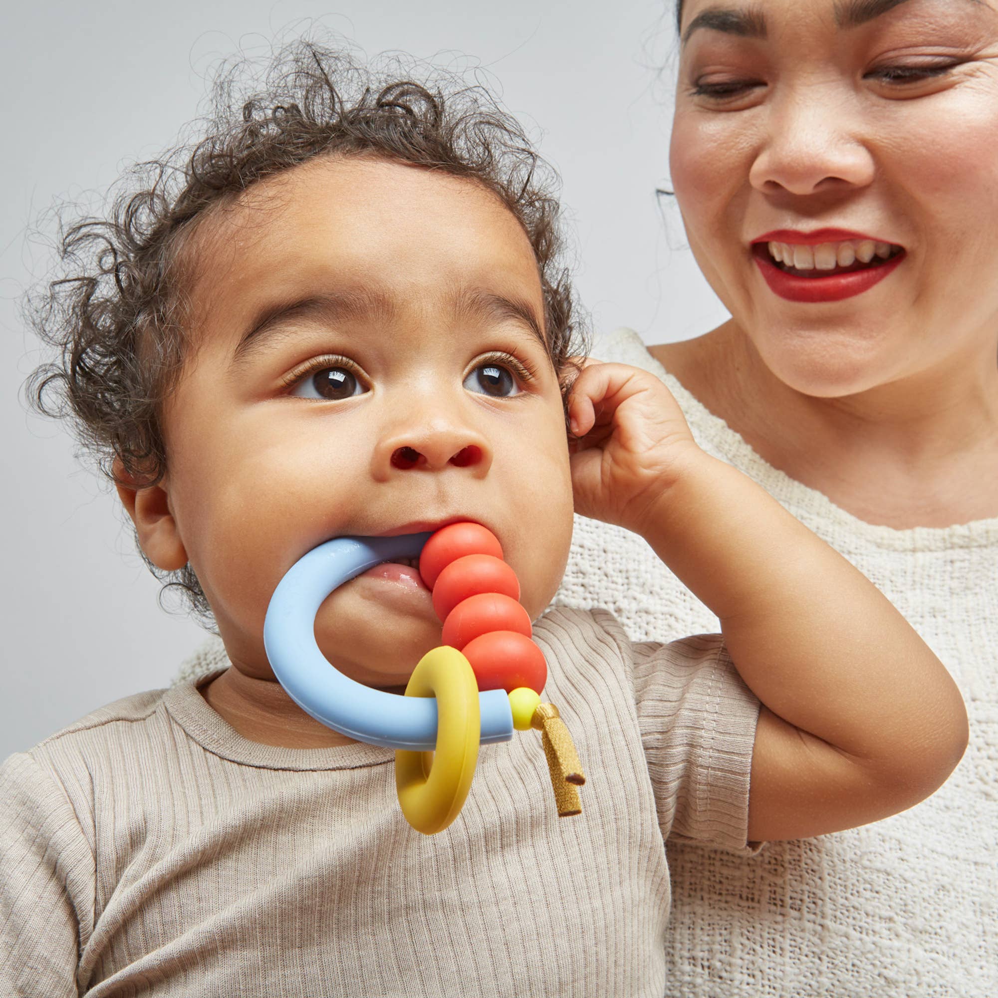 JANUARY MOON Primary Arch Ring Teether