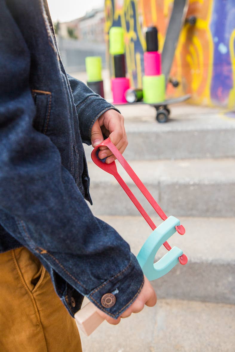 Me&Mine Wooden Catapult Slingshot with Pom Poms