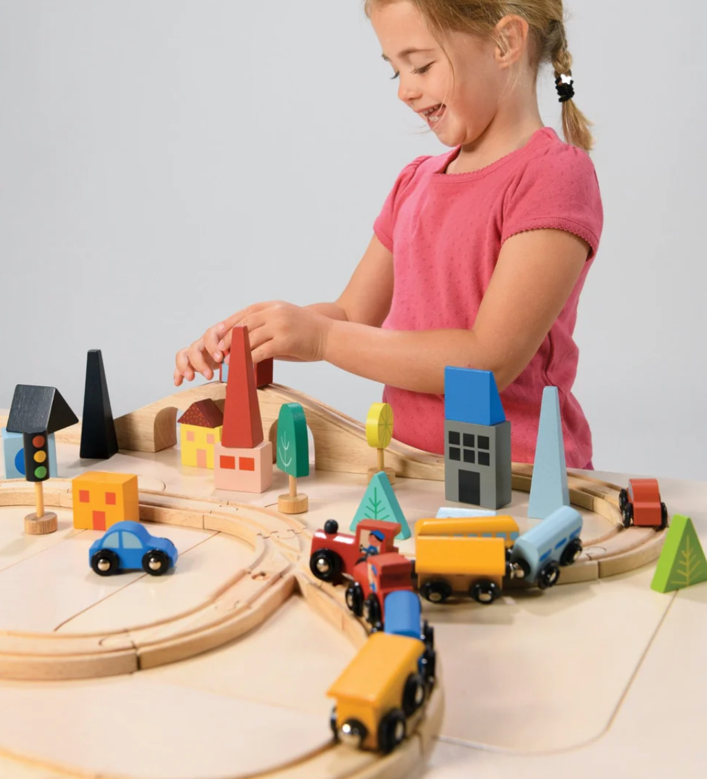MENTARI Town Train Set