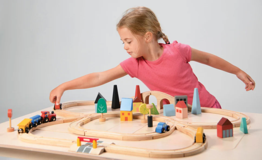 MENTARI Town Train Set