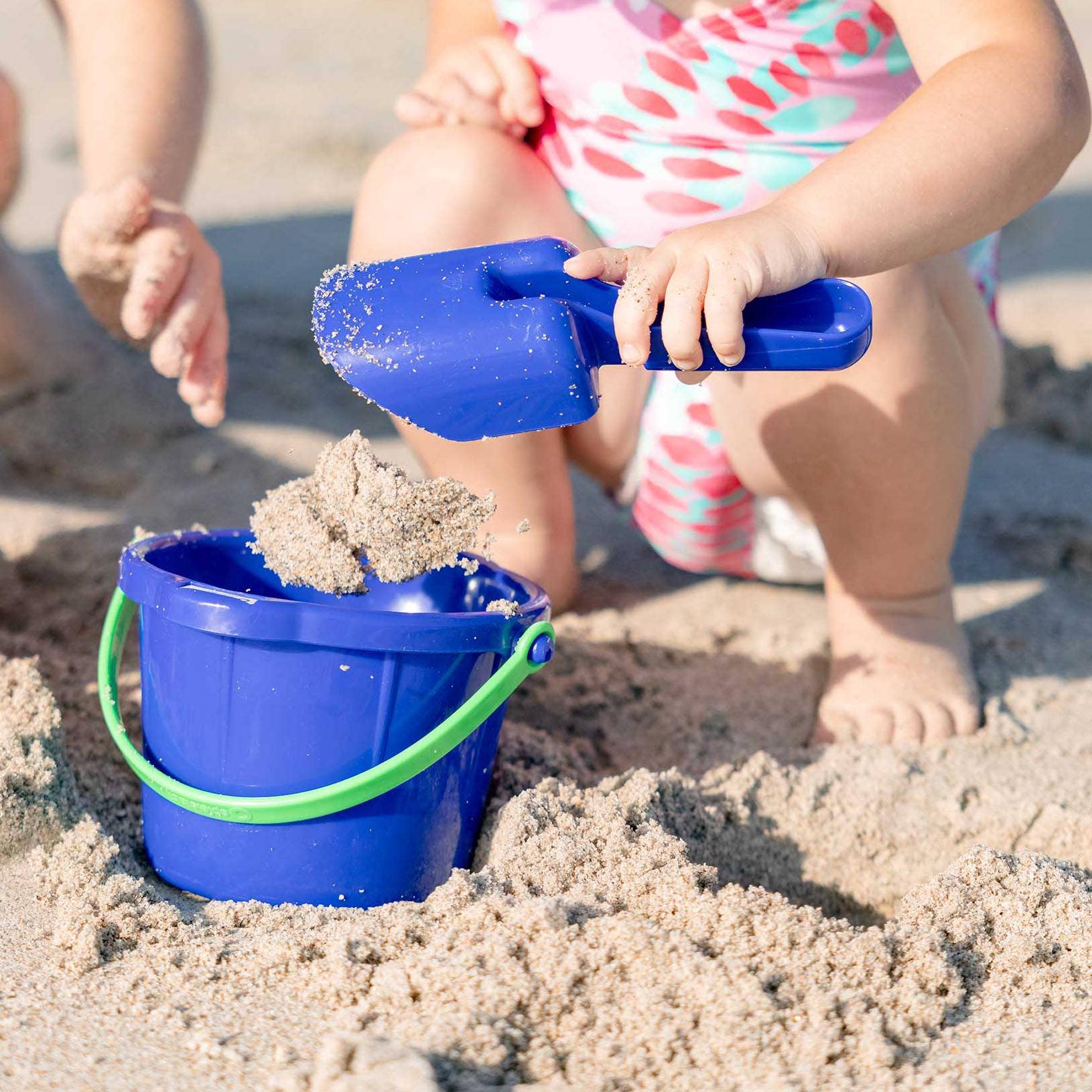 Sand Scoop – Kids’ Beach & Sandbox Tool