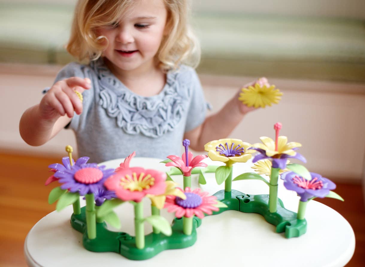 GREEN TOYS - Build-a-Bouquet