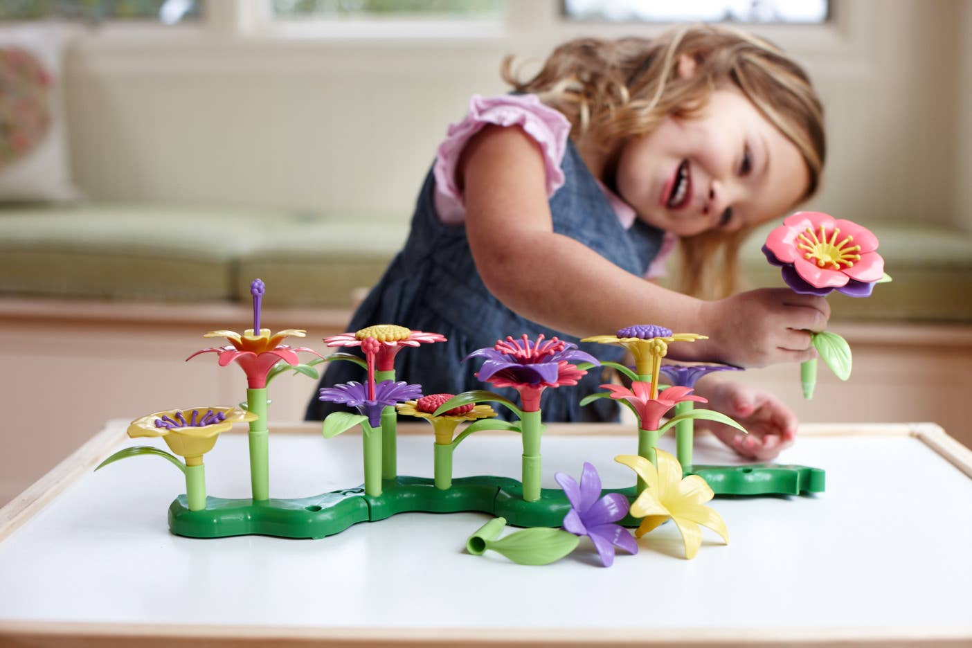 GREEN TOYS - Build-a-Bouquet