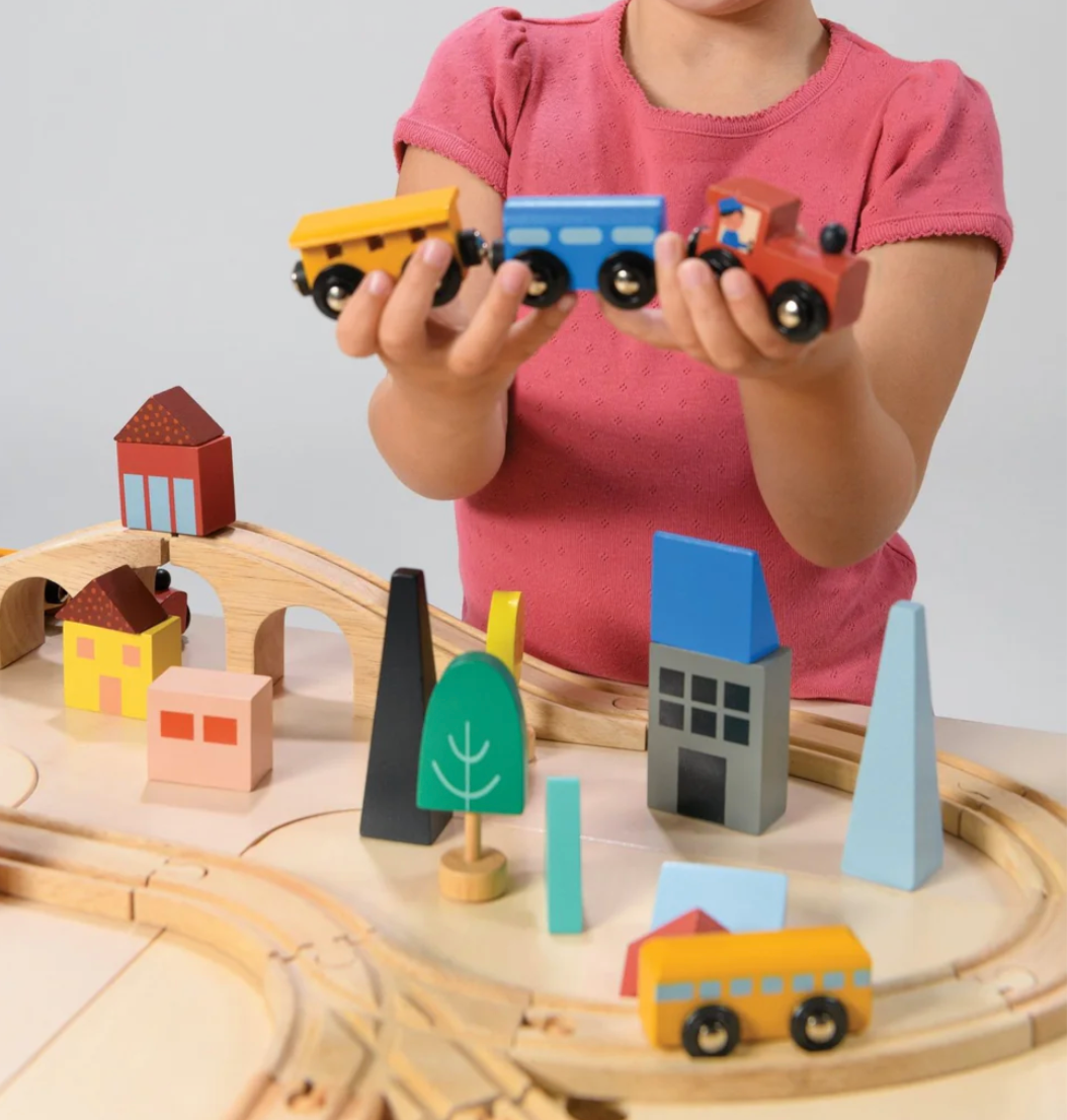 MENTARI Town Train Set