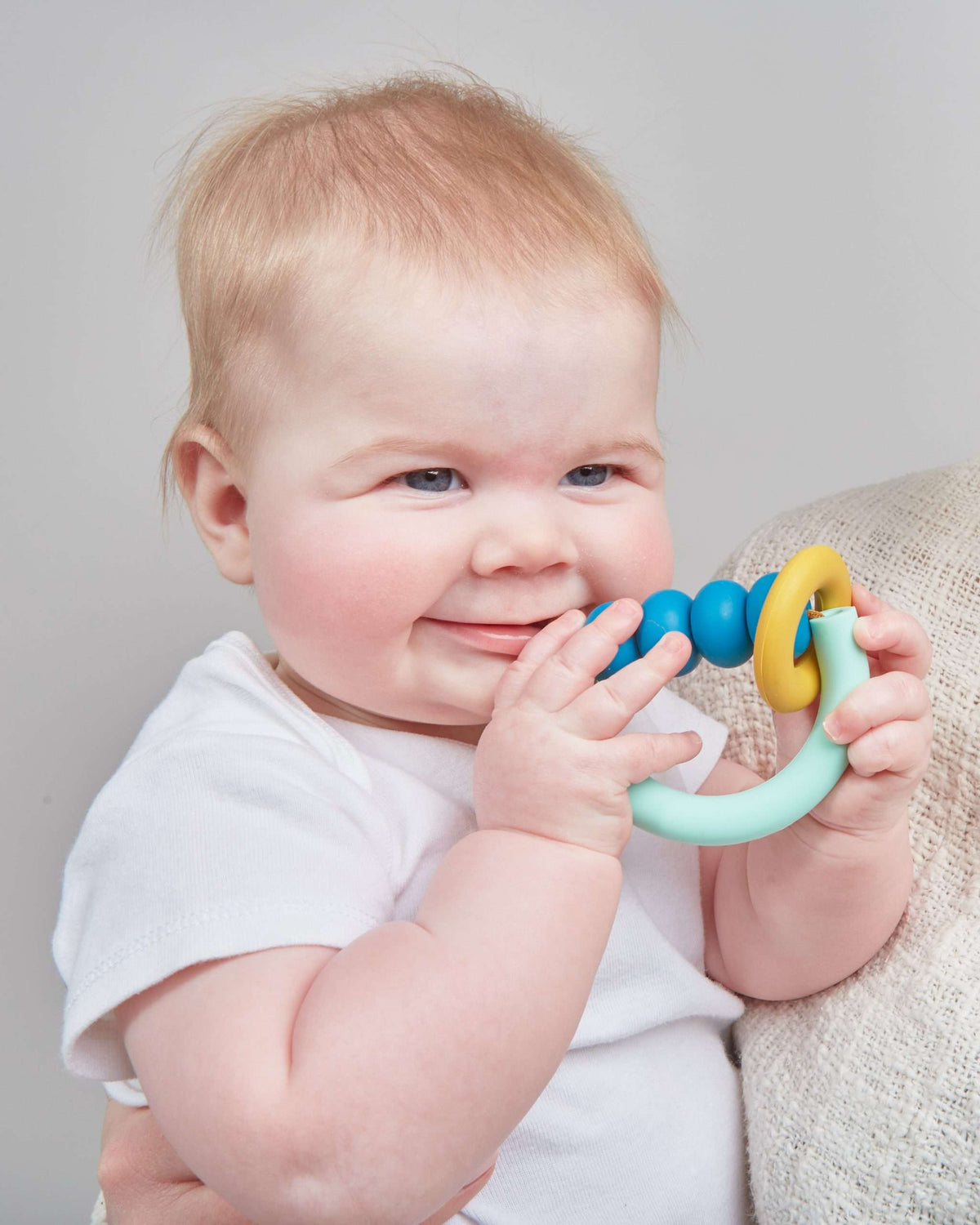 JANUARY MOON Pacific Arch Ring Teether