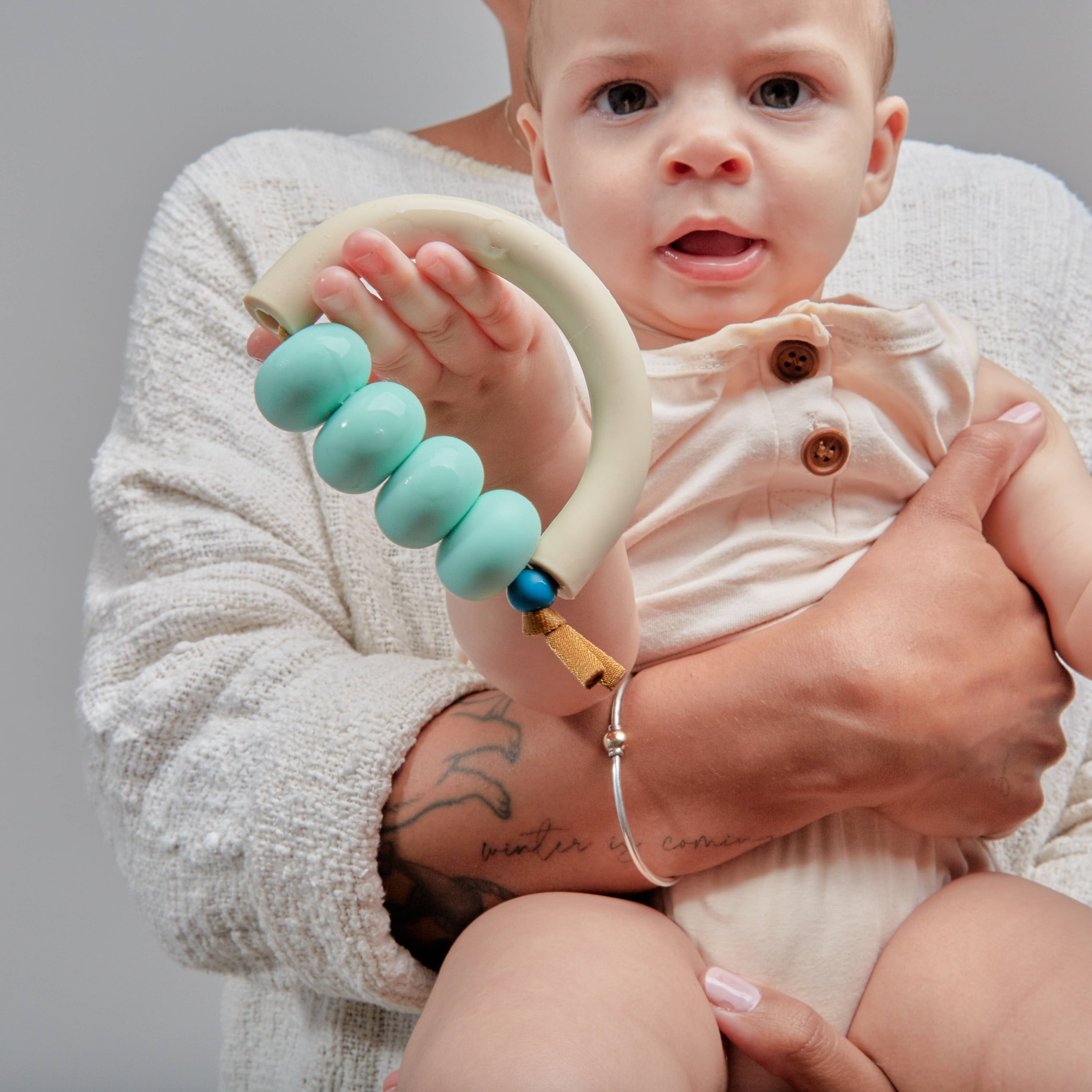 JANUARY MOON Ocean Arch Ring Teether