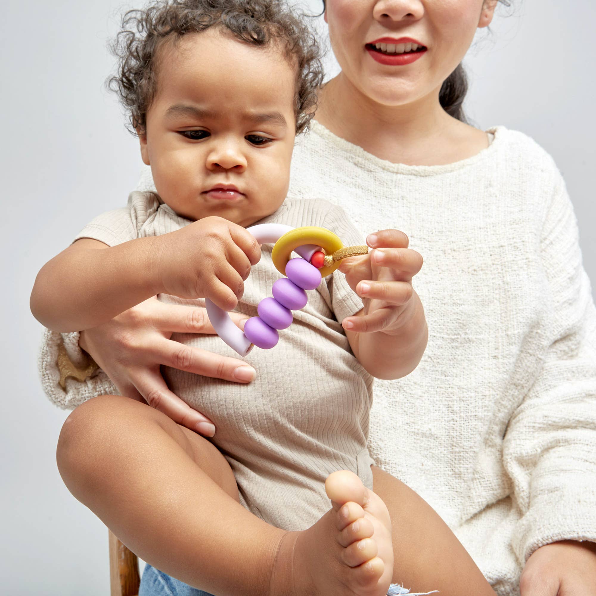JANUARY MOON Plum Arch Ring Teether