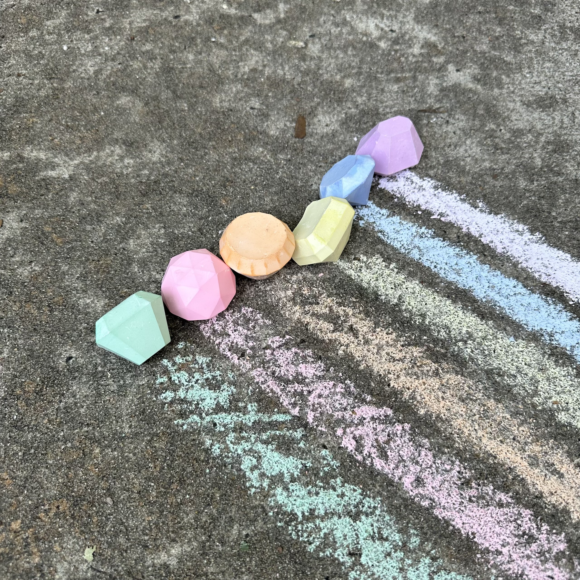 TWEE Gemstone Sidewalk Chalk