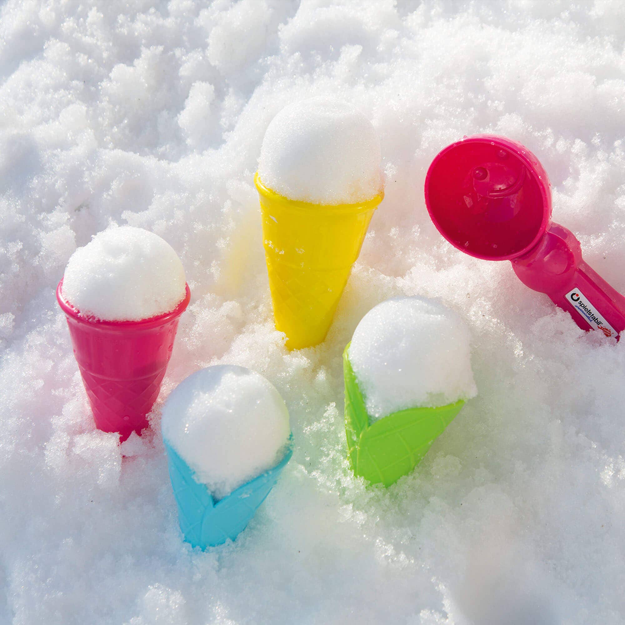 Ice Cream 5 Piece Set with 4 Cones and a Scoop