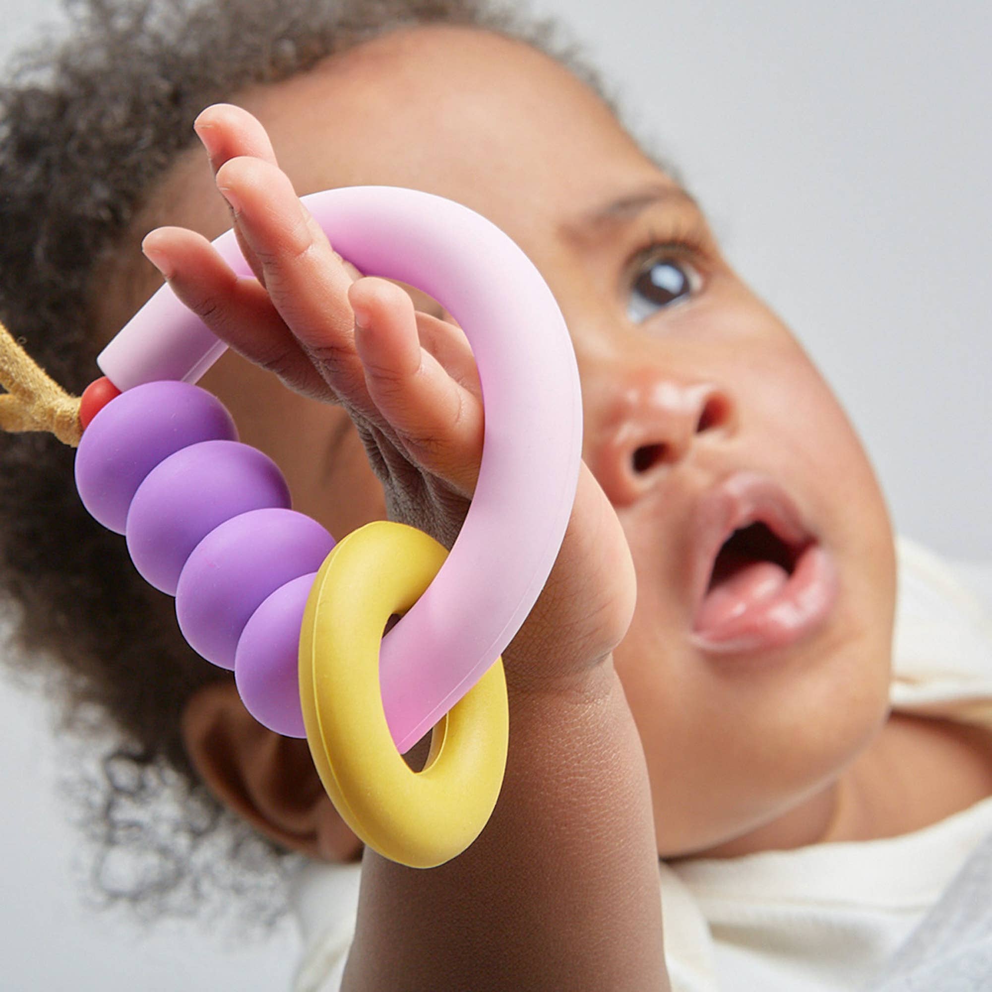 JANUARY MOON Plum Arch Ring Teether